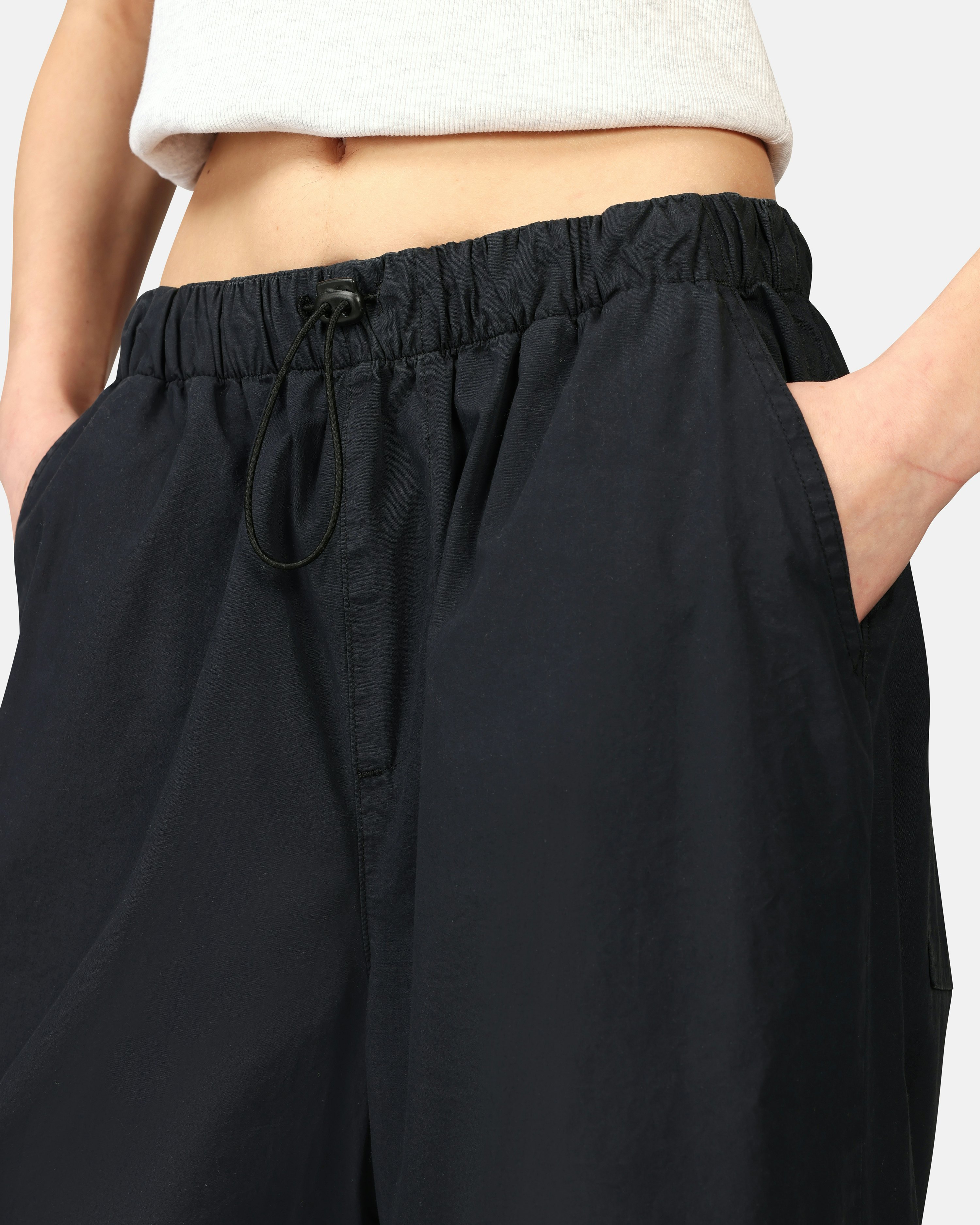 パンツ THE FABRIC \"PARACHUTE PANTS\" PARACHUTE PANTS｜HELIOPOLE｜HÉLIOPÔLE（エリオポール）公式