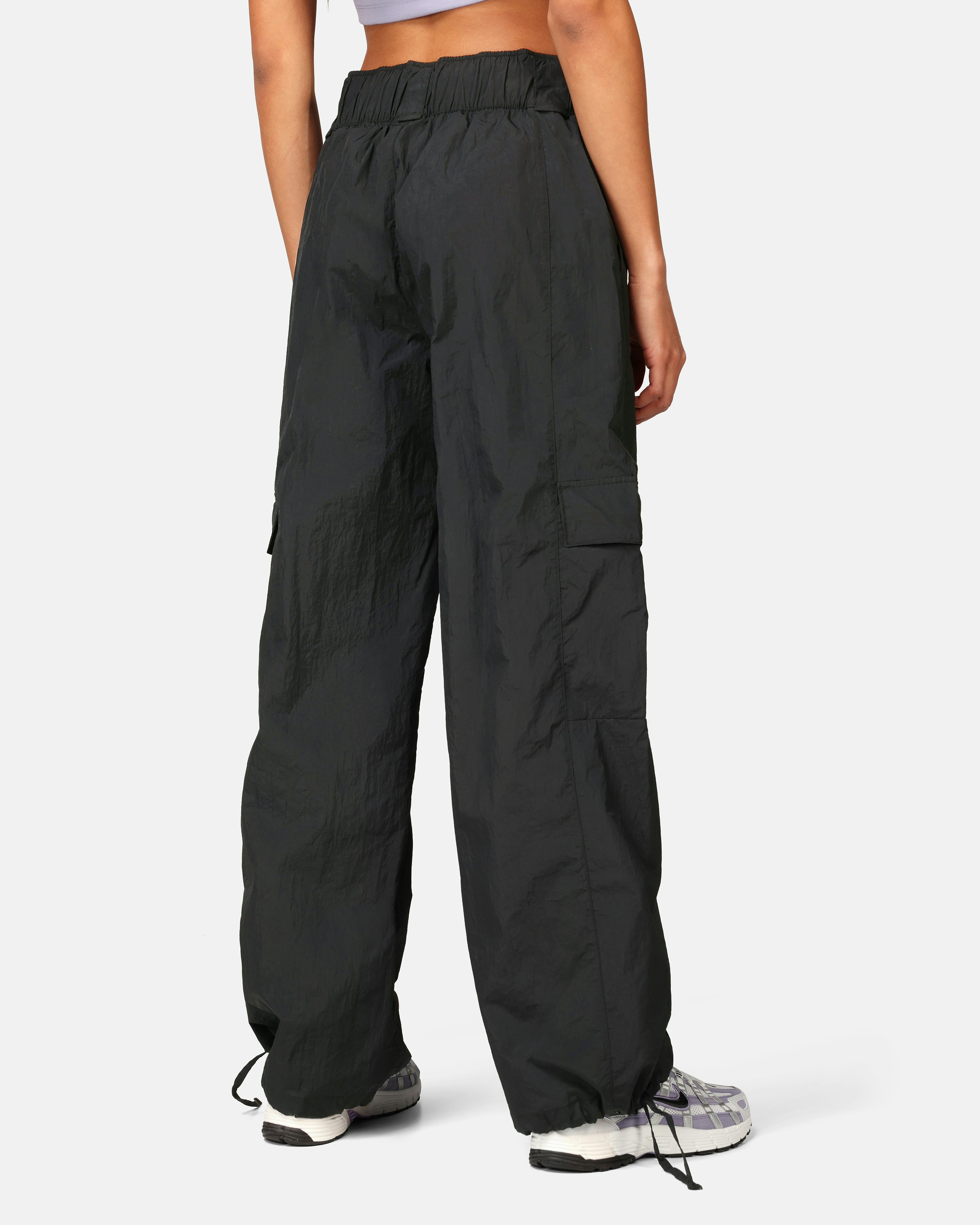Nike Oversized High-Waisted Woven Cargo Pants Black, Women