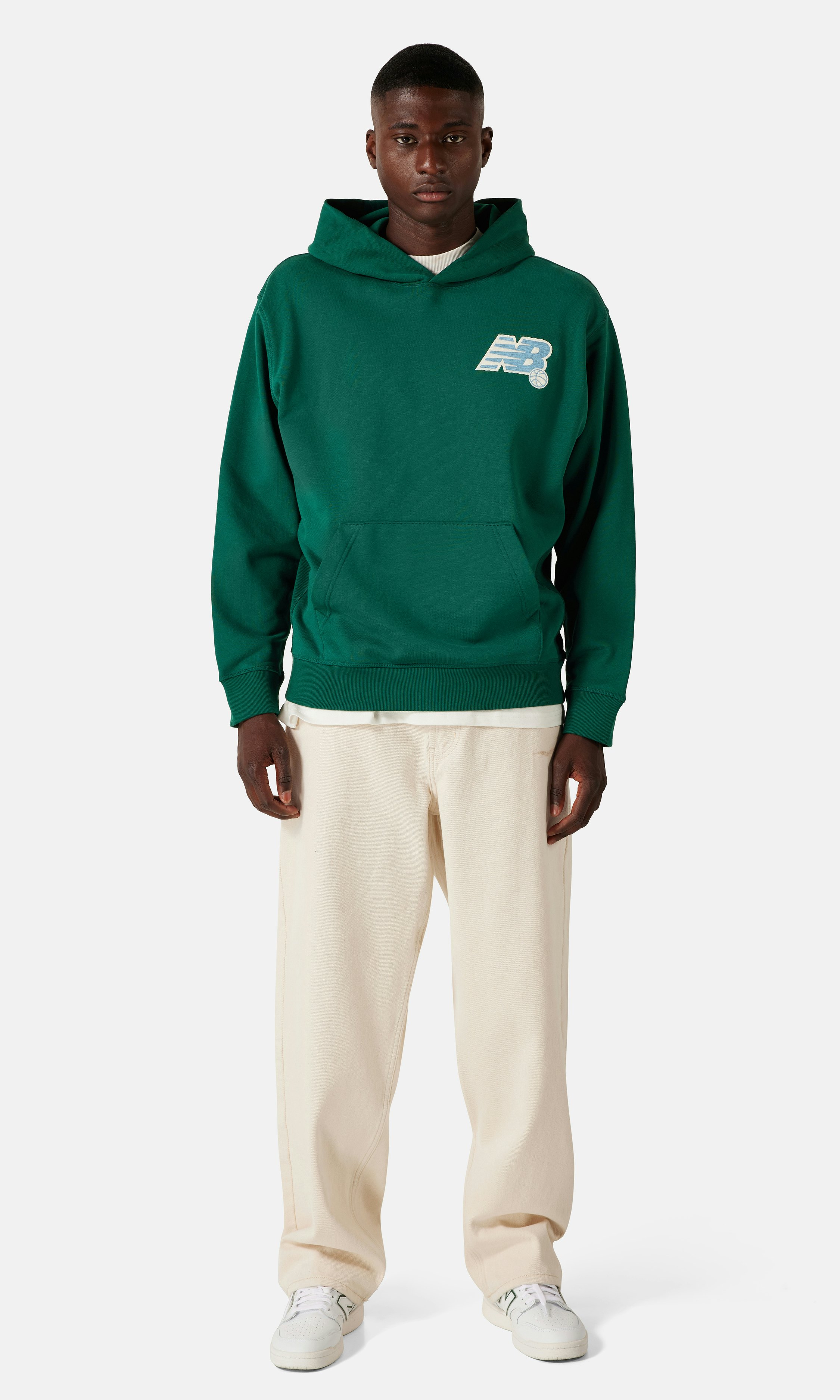 ★★New Balance★★ Pins Hoodie Dark Green TN233TSWHO09DKG New Balance hoodie in dark green with logo backprint | ASOS