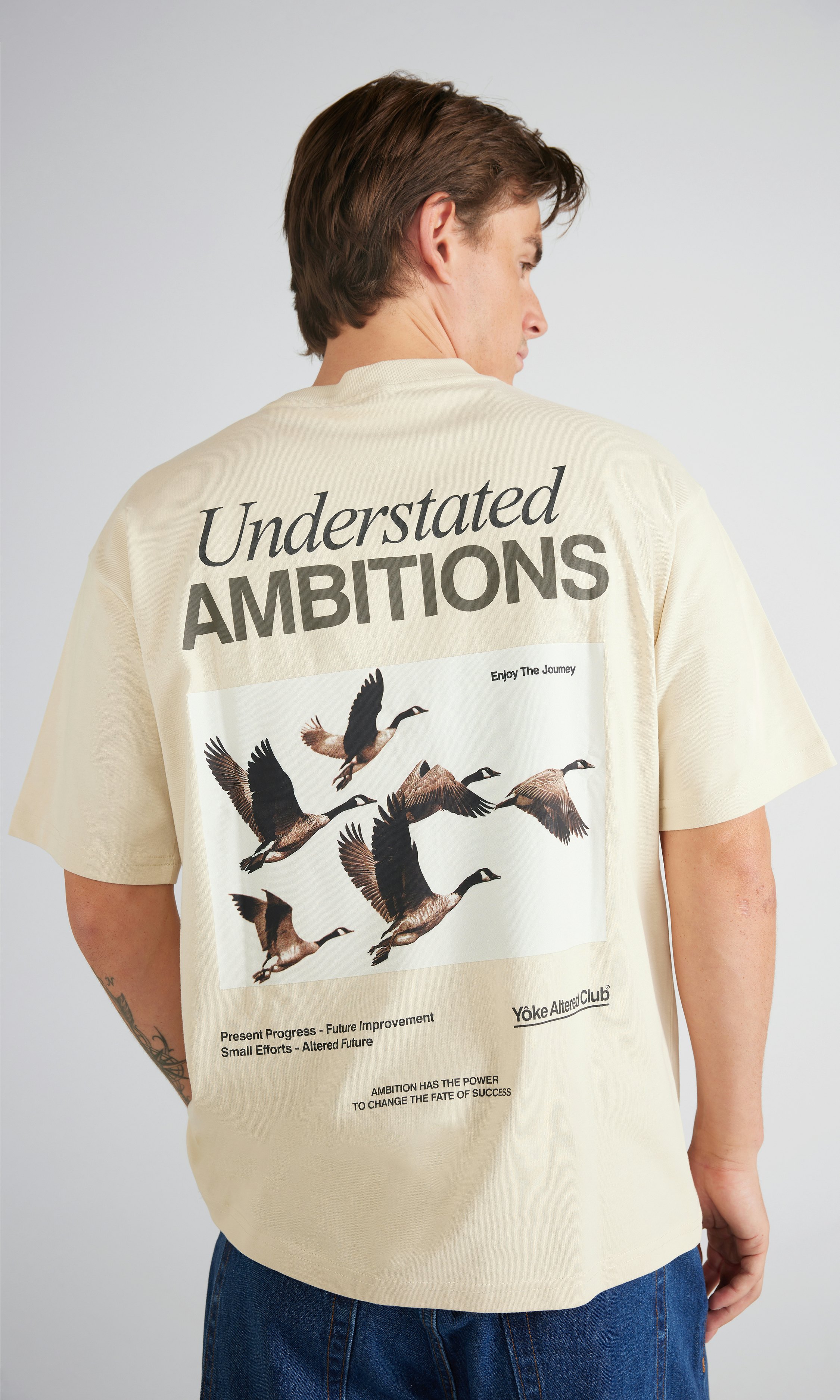 ★2025SS新作★GOTTER GALLERY★UTOPIA TYPO GRAPHIC T-SHIRTS Puertograbando 2025! Unisex Softstyle T-Shirt | SGC