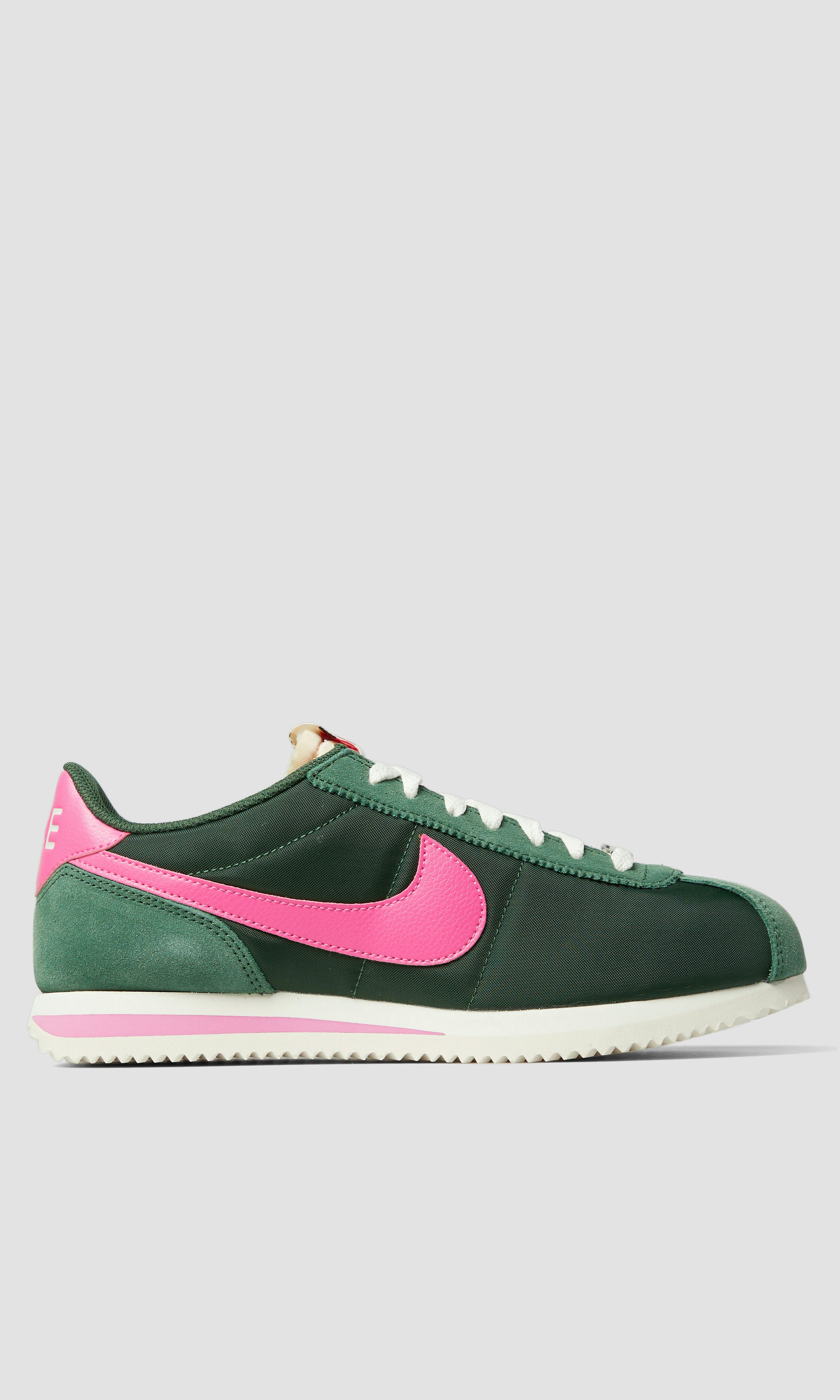 Nike Cortez Sneakers Green | Women | Junkyard