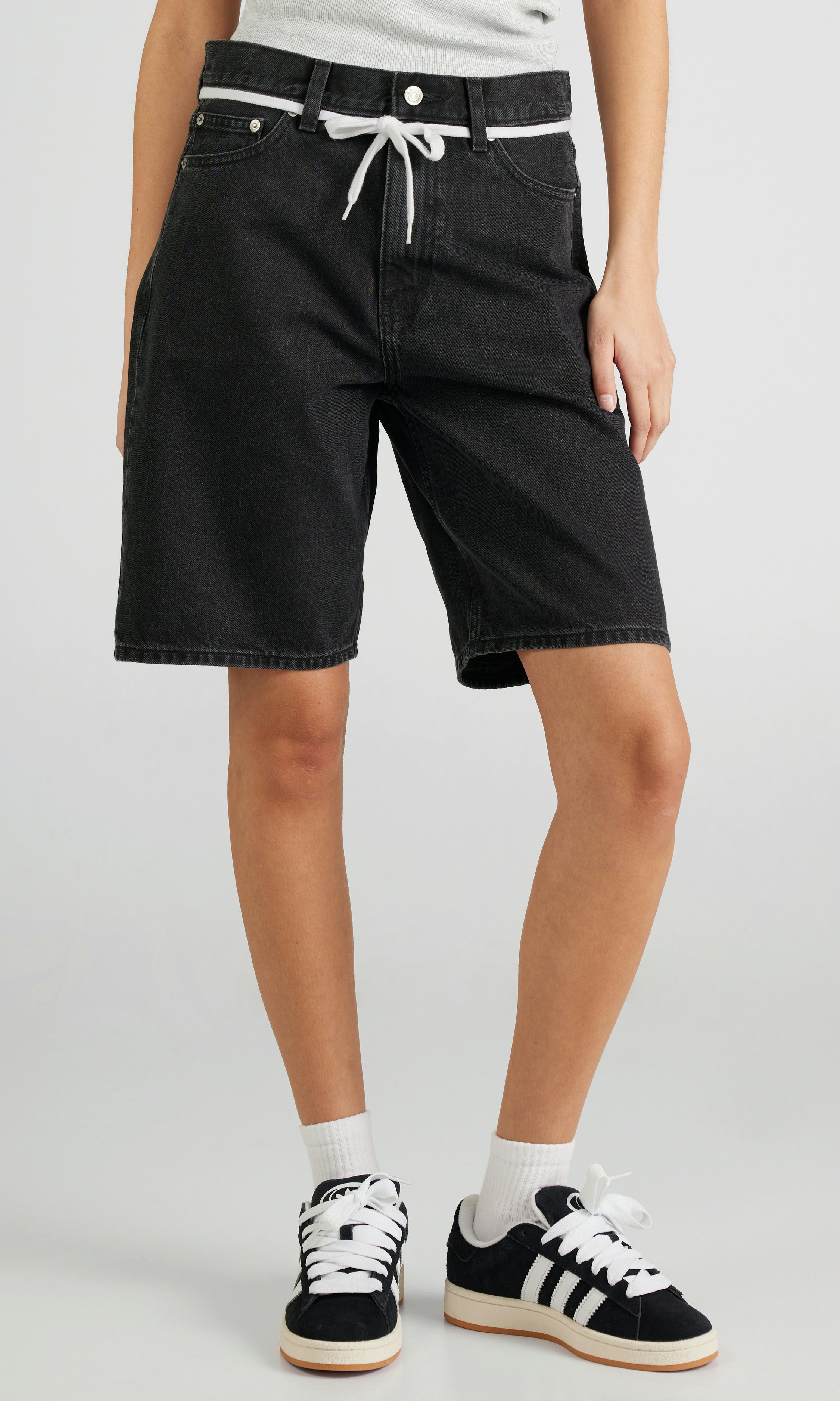 【NOICE】 W SKATE DENIM SHORTS / 追跡付 JUNKYARD Skate Shorts Mid blue | Women | Junkyard