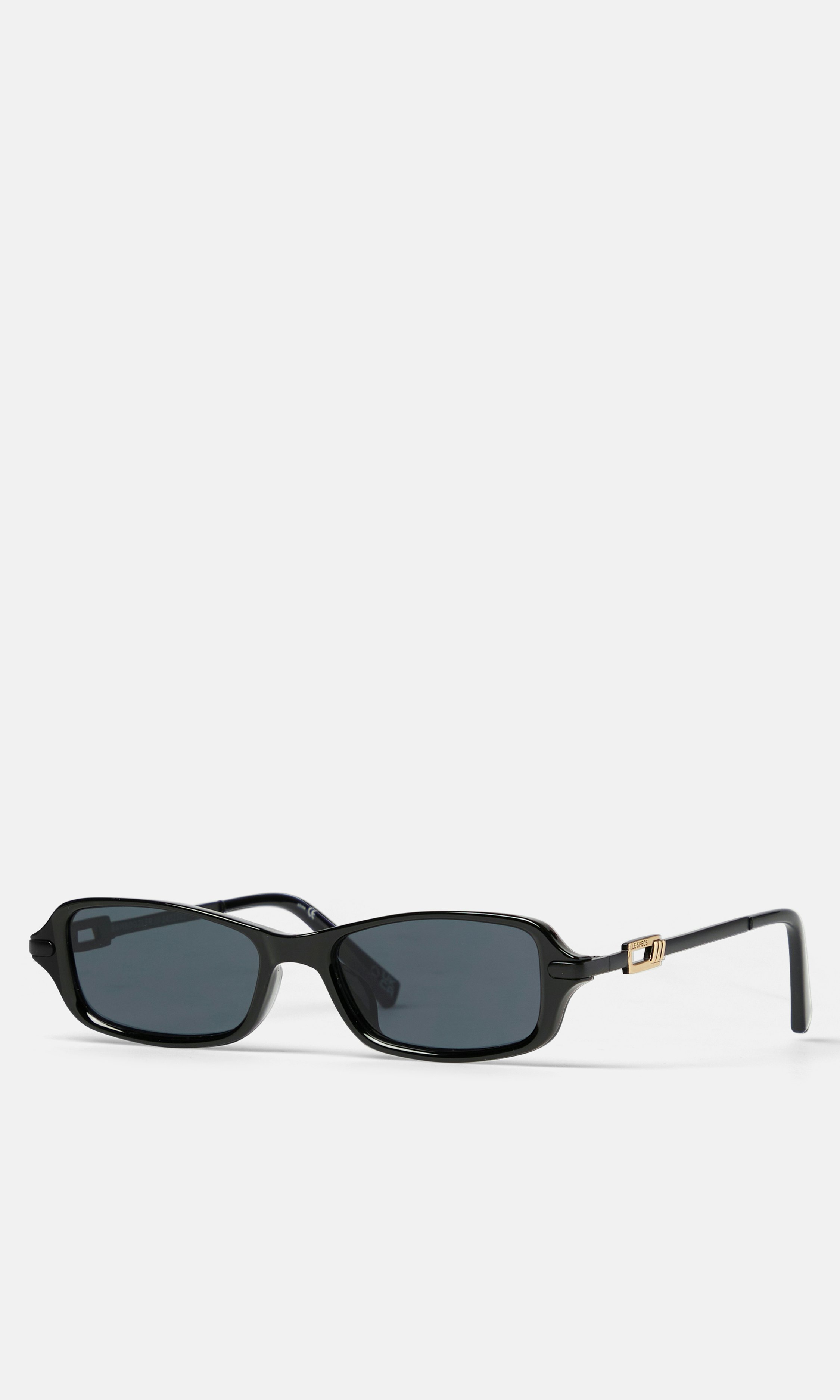 7370724_990_f_f_lespecs_lsplsp
