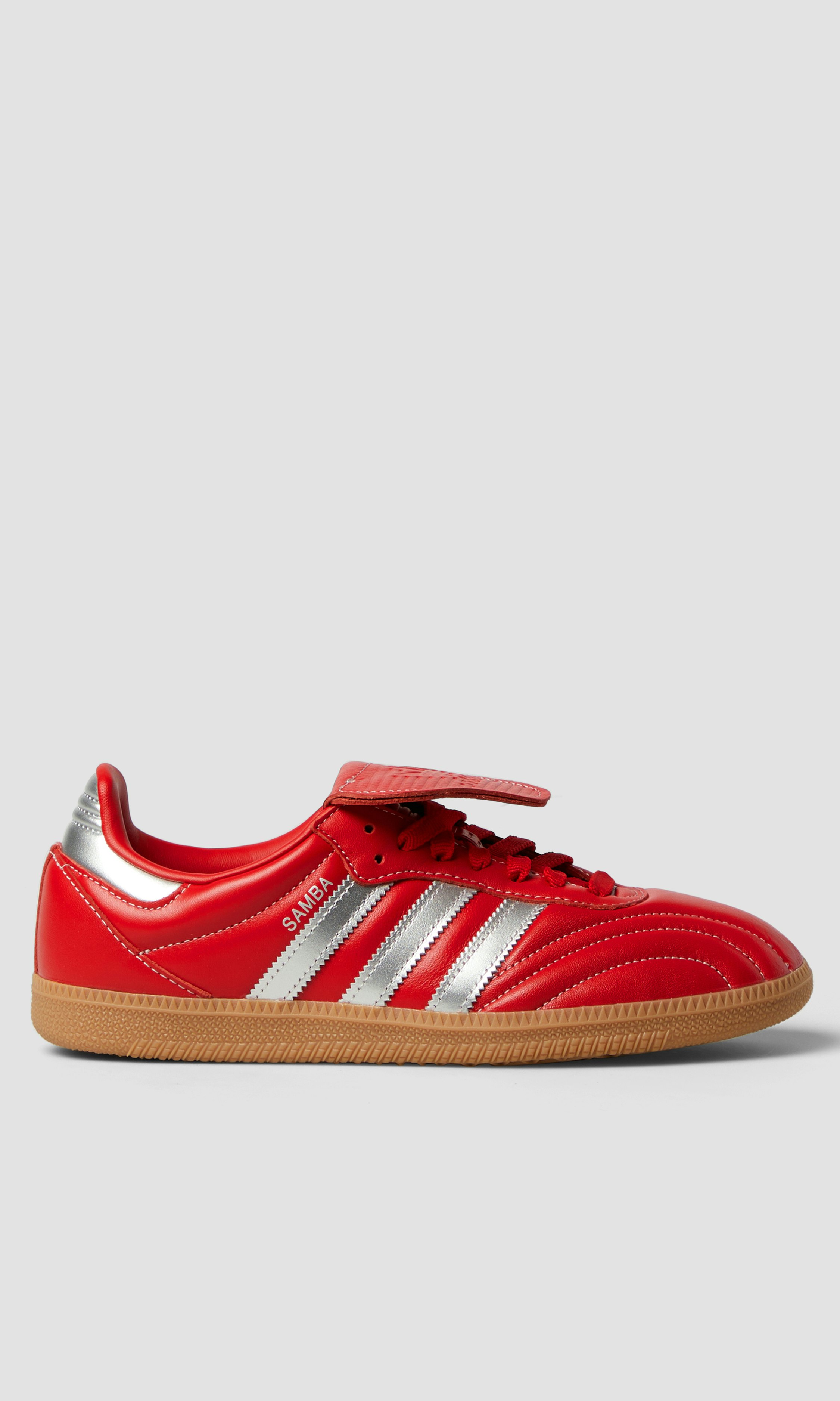 7371700_330_f_f_adidas_adi_js3