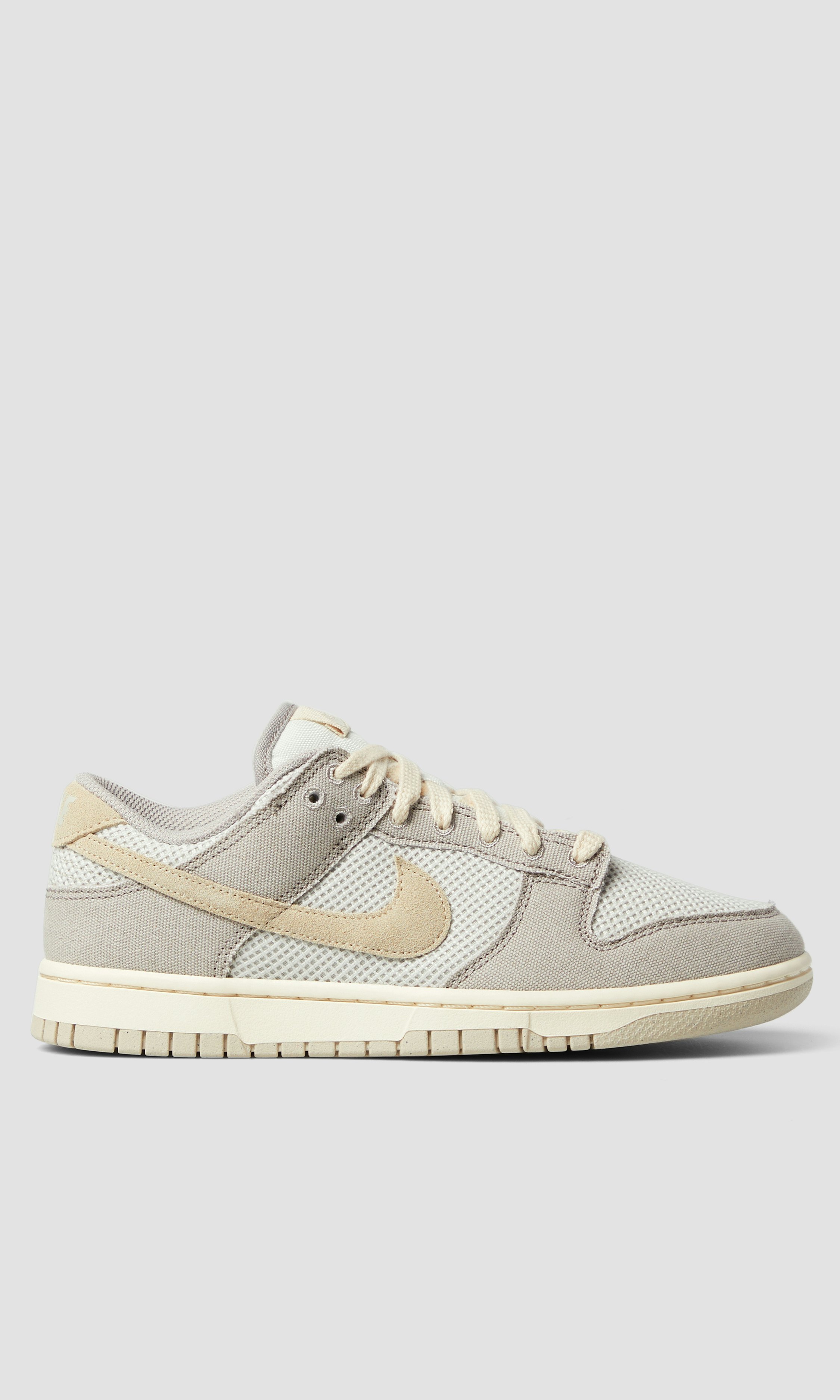 Nike Dunk Low ベージュ　30cm Nike Dunk Low Sneakers Light beige | Unisex | Junkyard