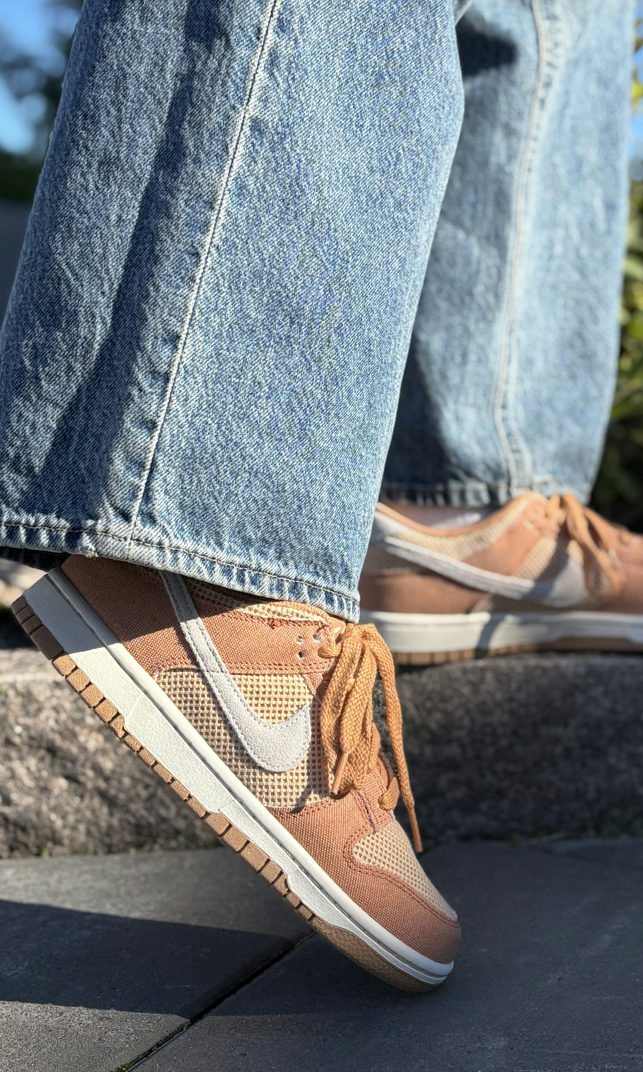 nike dunk low with jeans